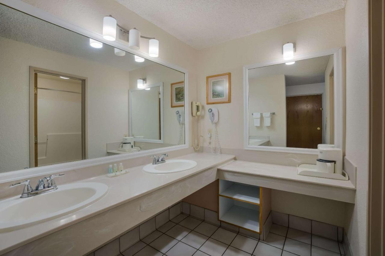 Suburban Studios Canon City Bagian luar foto