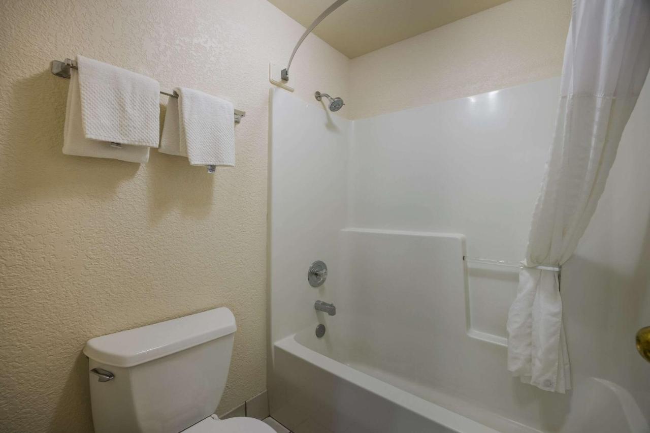 Suburban Studios Canon City Bagian luar foto